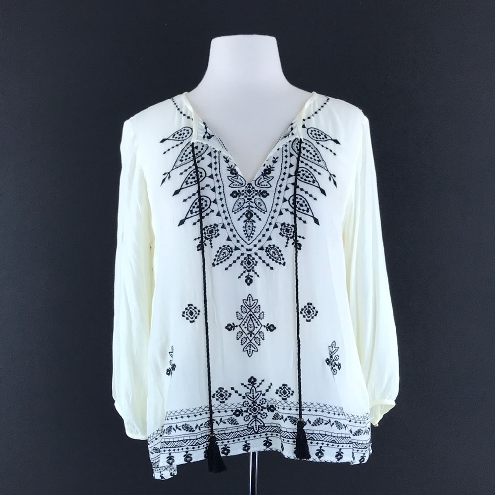 ✨ NWT Forever 21 Cream and Black Woven Boho Top